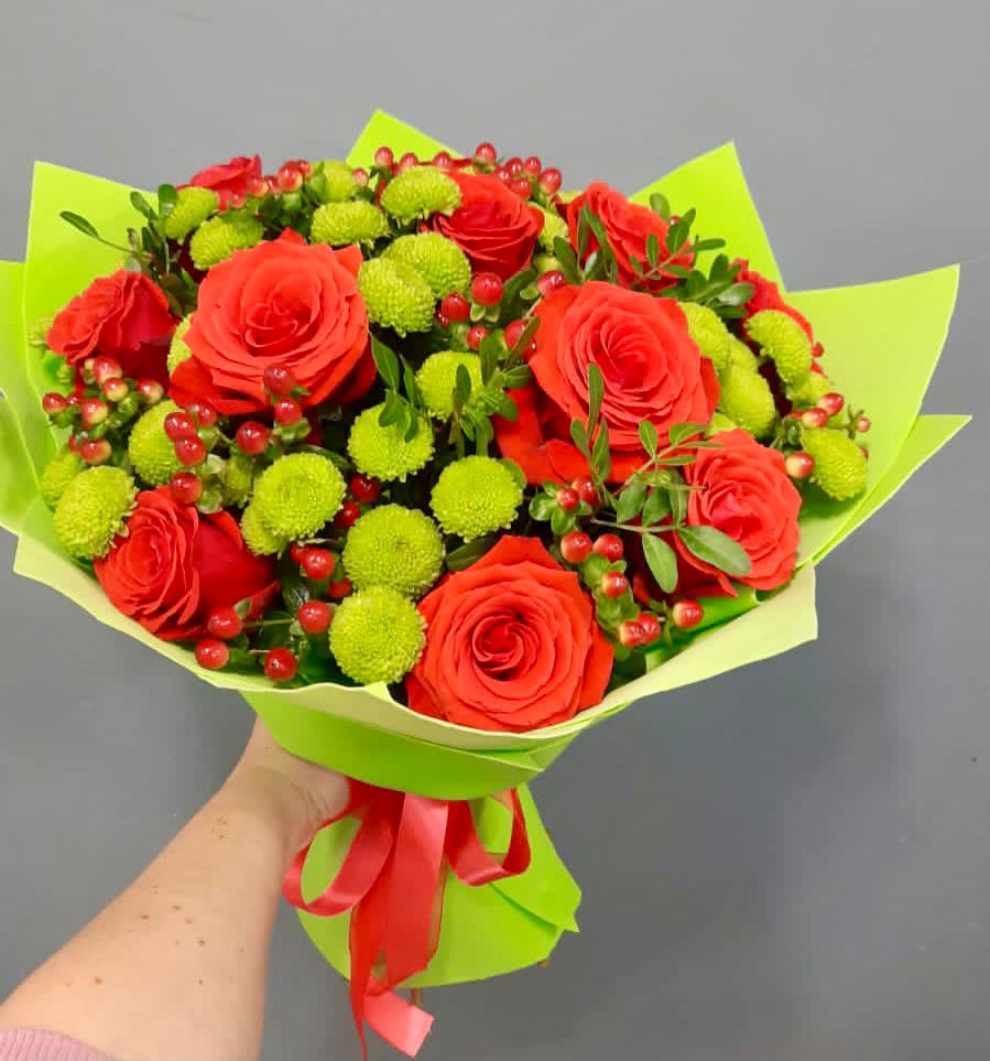 Букет цветов из: Хризантемы и Розы в Целинном Алтайского края