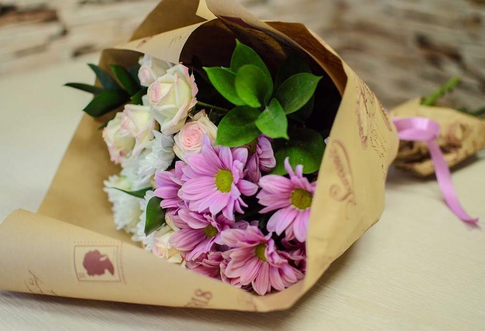 Букет цветов из: Розы и Хризантемы в Целинном Алтайского края