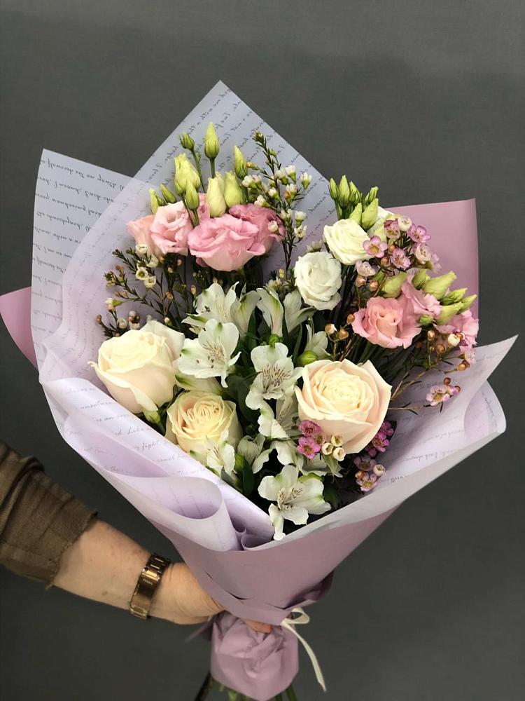 Букет цветов из: Альстромерии, Розы и Лизиантусы в Целинном Алтайского края