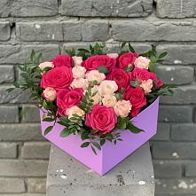 Цветочная композиция из Розы в коробке в Целинном Алтайского края