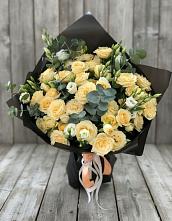 Букет цветов из:  Розы и Лизиантусы в Целинном Алтайского края
