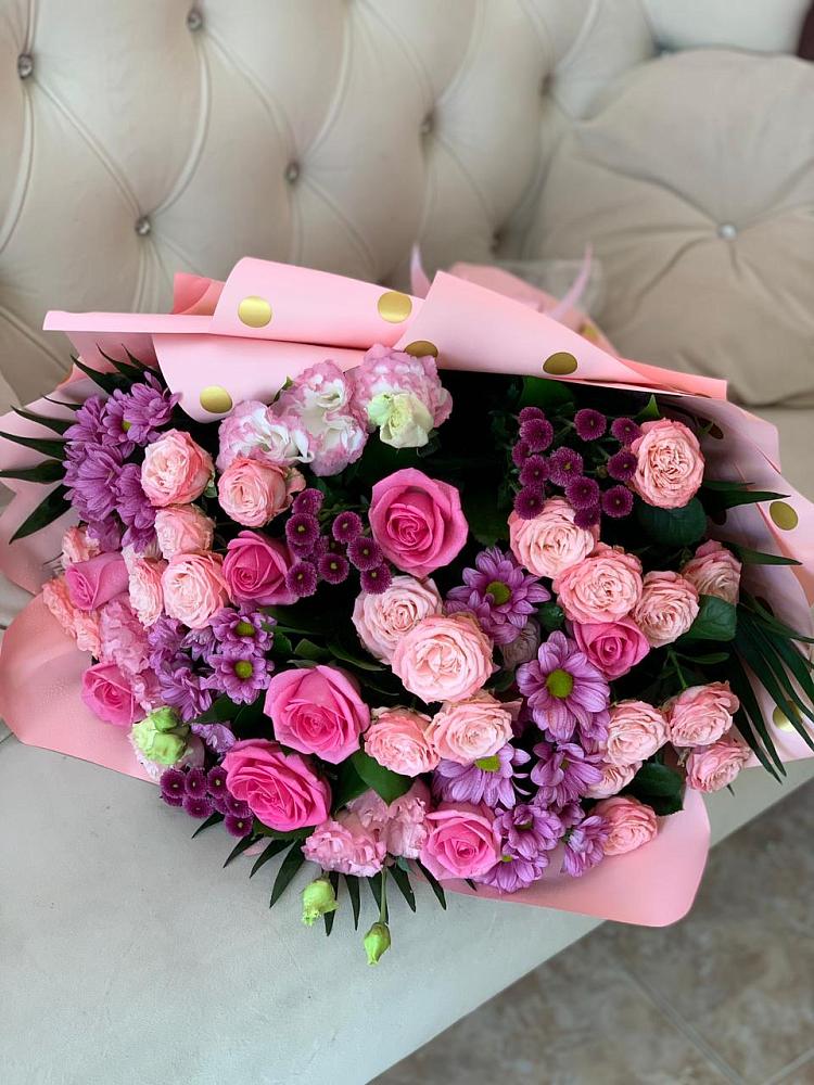 Букет цветов из: Хризантемы, Розы и Лизиантусы в Целинном Алтайского края