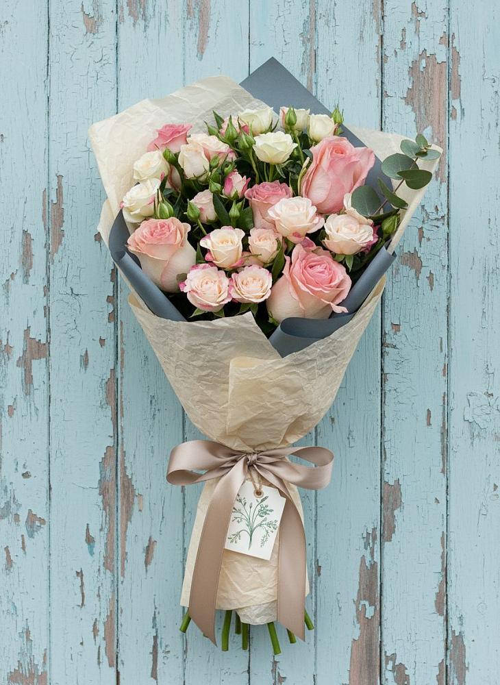 Букет цветов из: Розы в Целинном Алтайского края