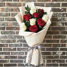 Букет цветов из:  Розы в Целинном Алтайского края