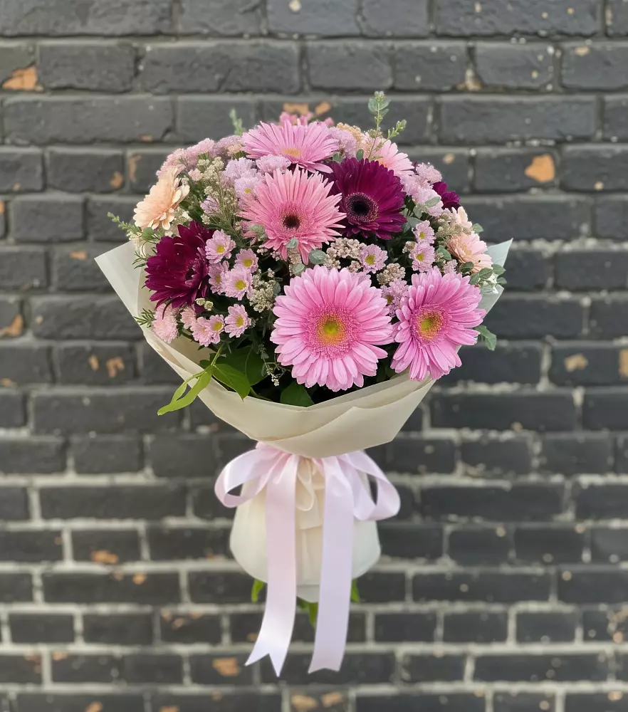 Букет цветов из: Герберы и Хризантемы в Целинном Алтайского края