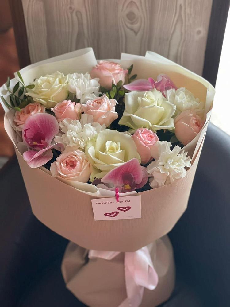 Букет цветов из: Орхидеи, Розы и Гвоздики в Целинном Алтайского края