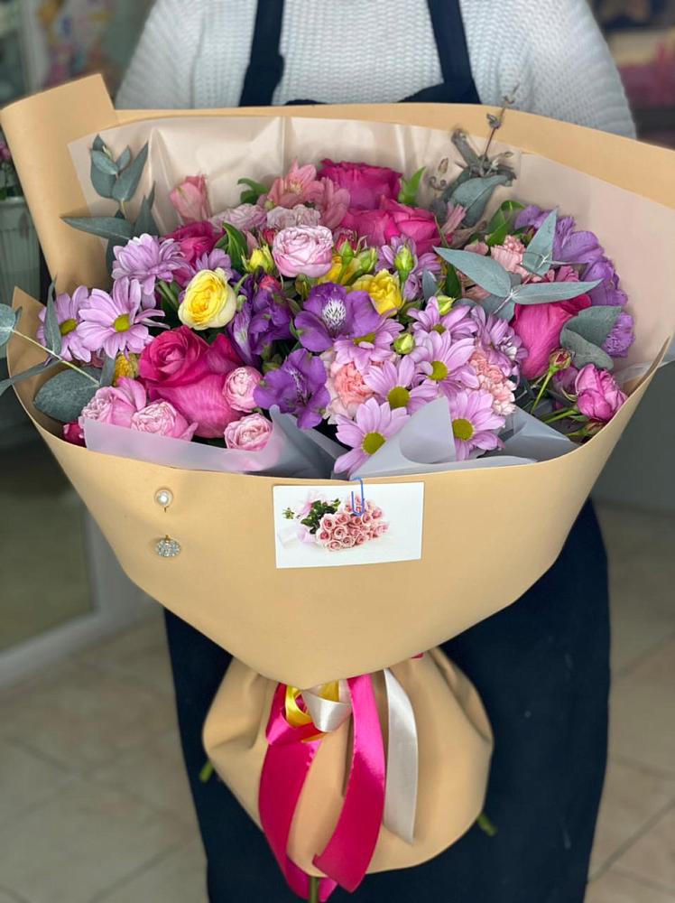 Букет цветов из: Хризантемы, Гвоздики и Альстромерии в Целинном Алтайского края