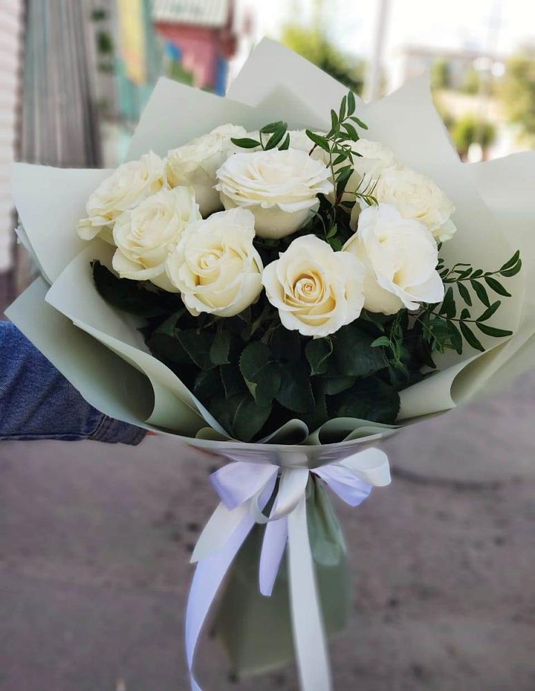Букет Белые розы Проуд в Целинном Алтайского края