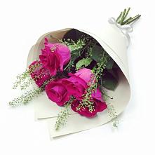 Букет цветов из:  Розы в Целинном Алтайского края