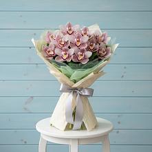 Букет цветов из:  Орхидеи и Розы в Целинном Алтайского края