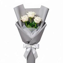 Букет 3 белые розы в Целинном Алтайского края