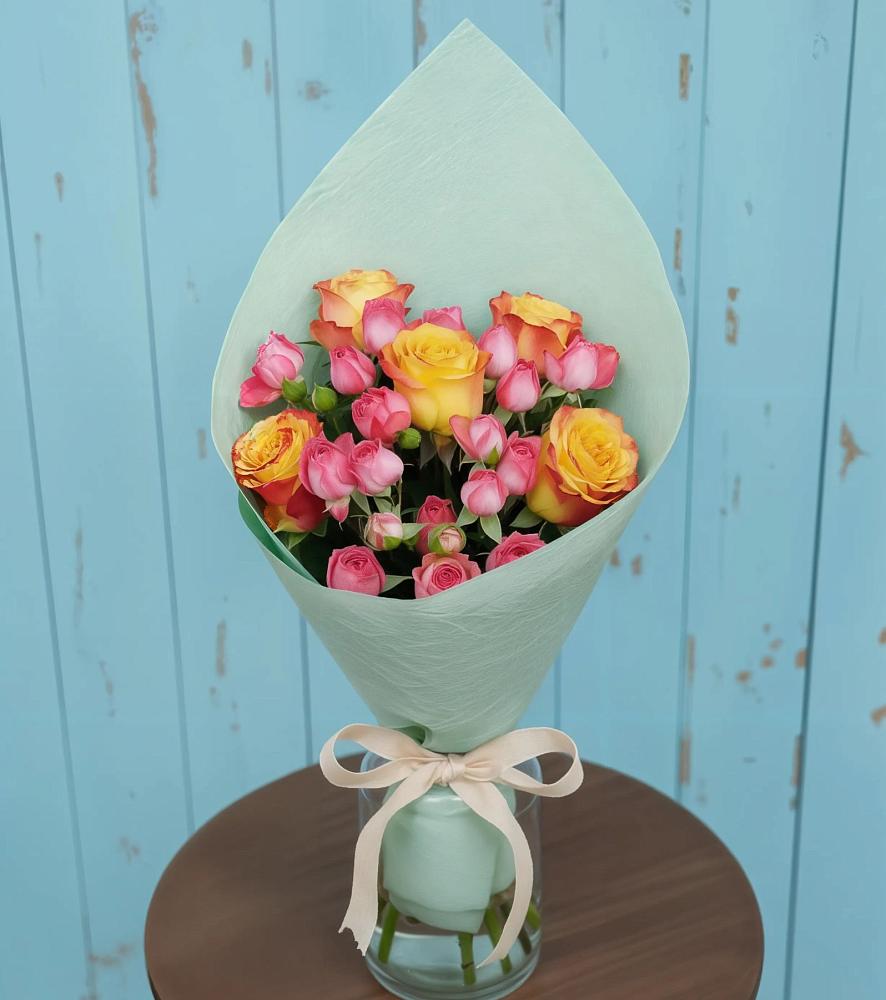 Букет цветов из: Розы в Целинном Алтайского края