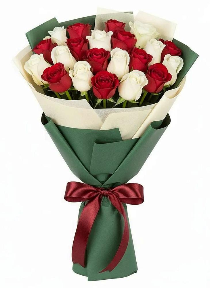 Букет Микс из красных и белых роз в Целинном Алтайского края
