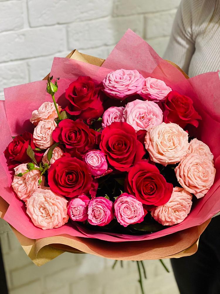 Букет цветов из: Розы в Целинном Алтайского края