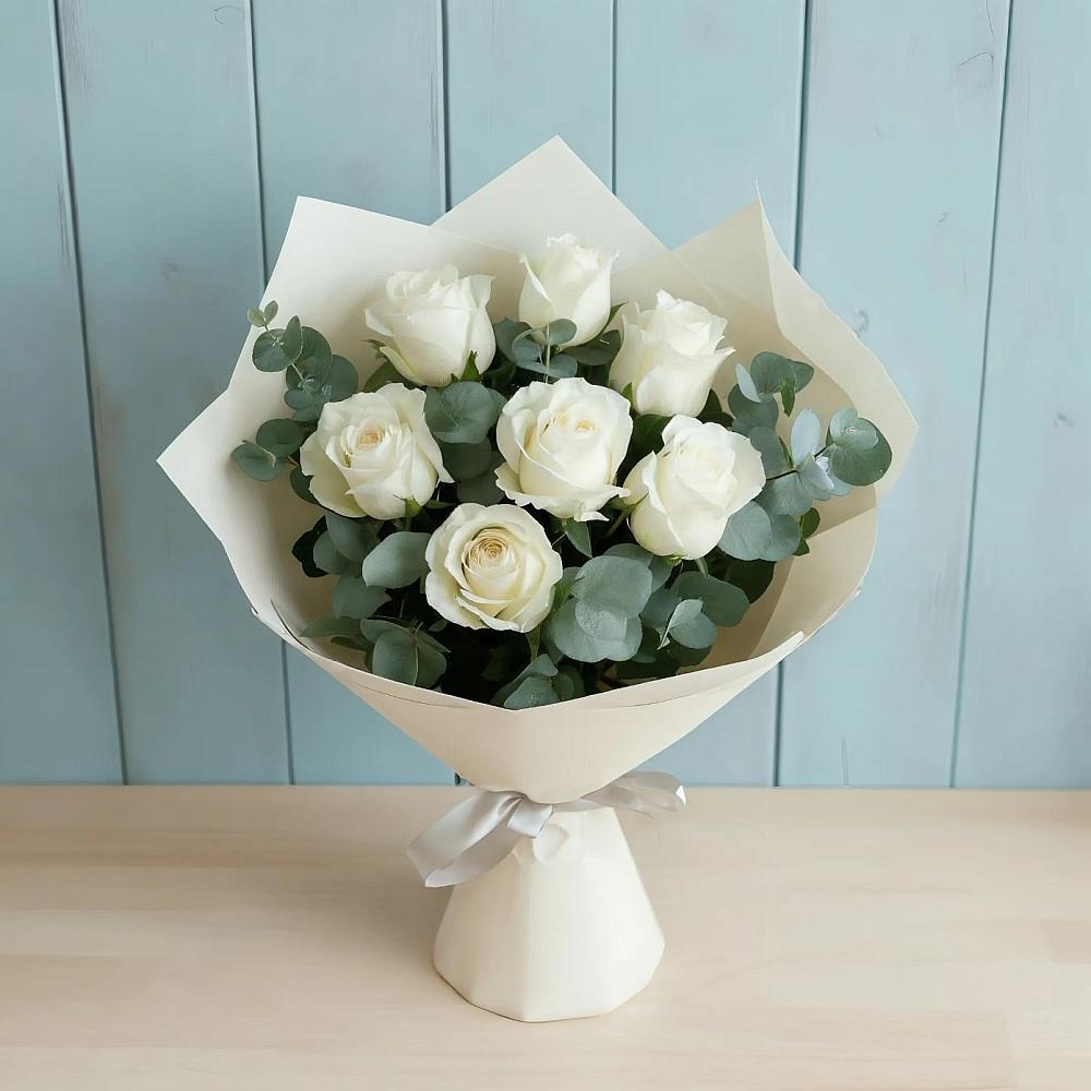 Букет Белые розы в Эвкалипте в Целинном Алтайского края