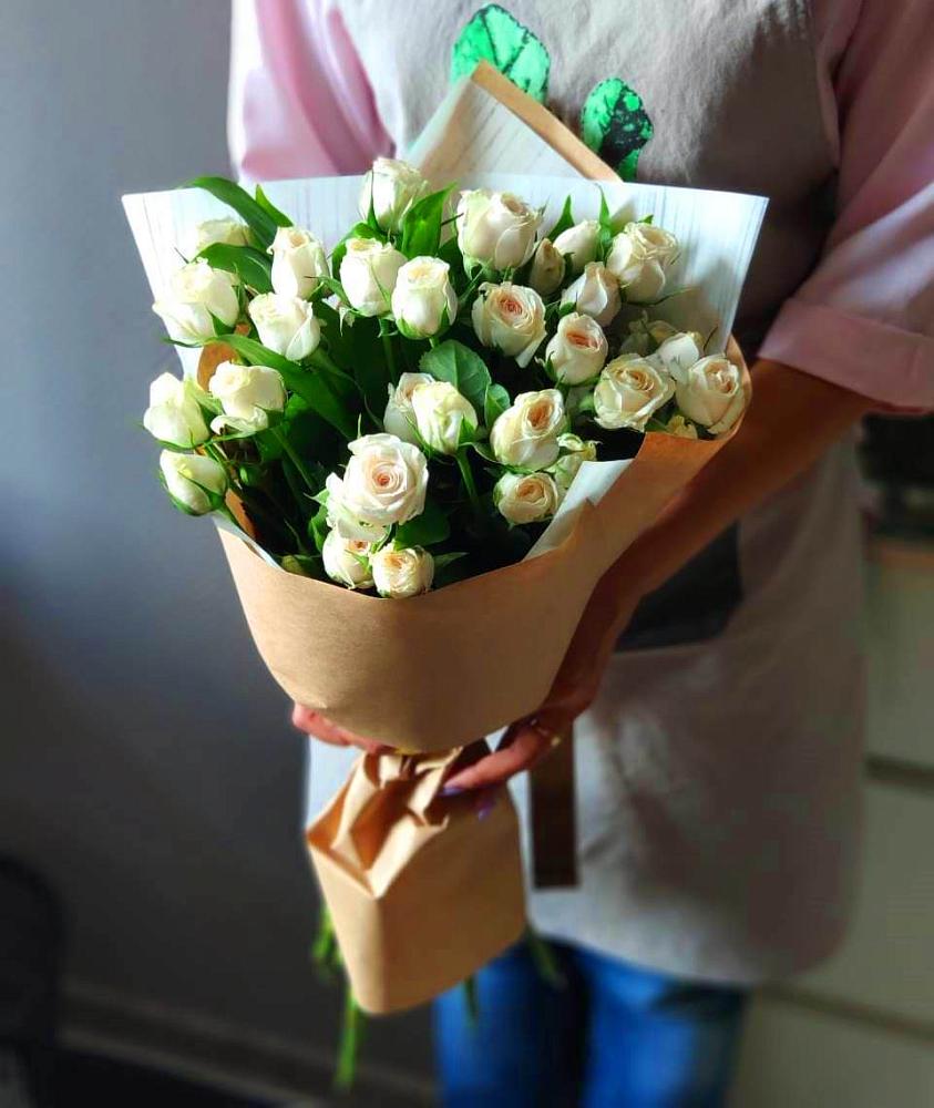 Букет цветов из: Розы в Целинном Алтайского края