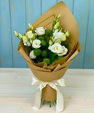 Букет цветов из:  Хризантемы и Лизиантусы в Целинном Алтайского края