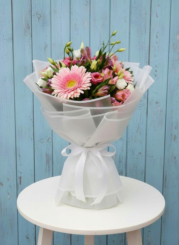 Букет цветов из: Герберы, Альстромерии и Лизиантусы в Целинном Алтайского края