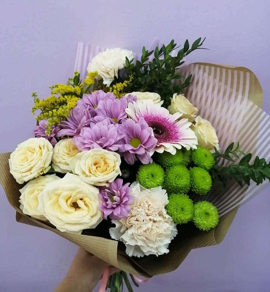 Букет цветов из: Хризантемы, Розы, Гвоздики и Герберы в Целинном Алтайского края