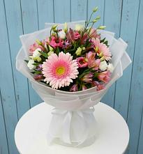 Букет цветов из:  Герберы, Альстромерии и Лизиантусы #REPLACE_PRED# Целинном Алтайского края