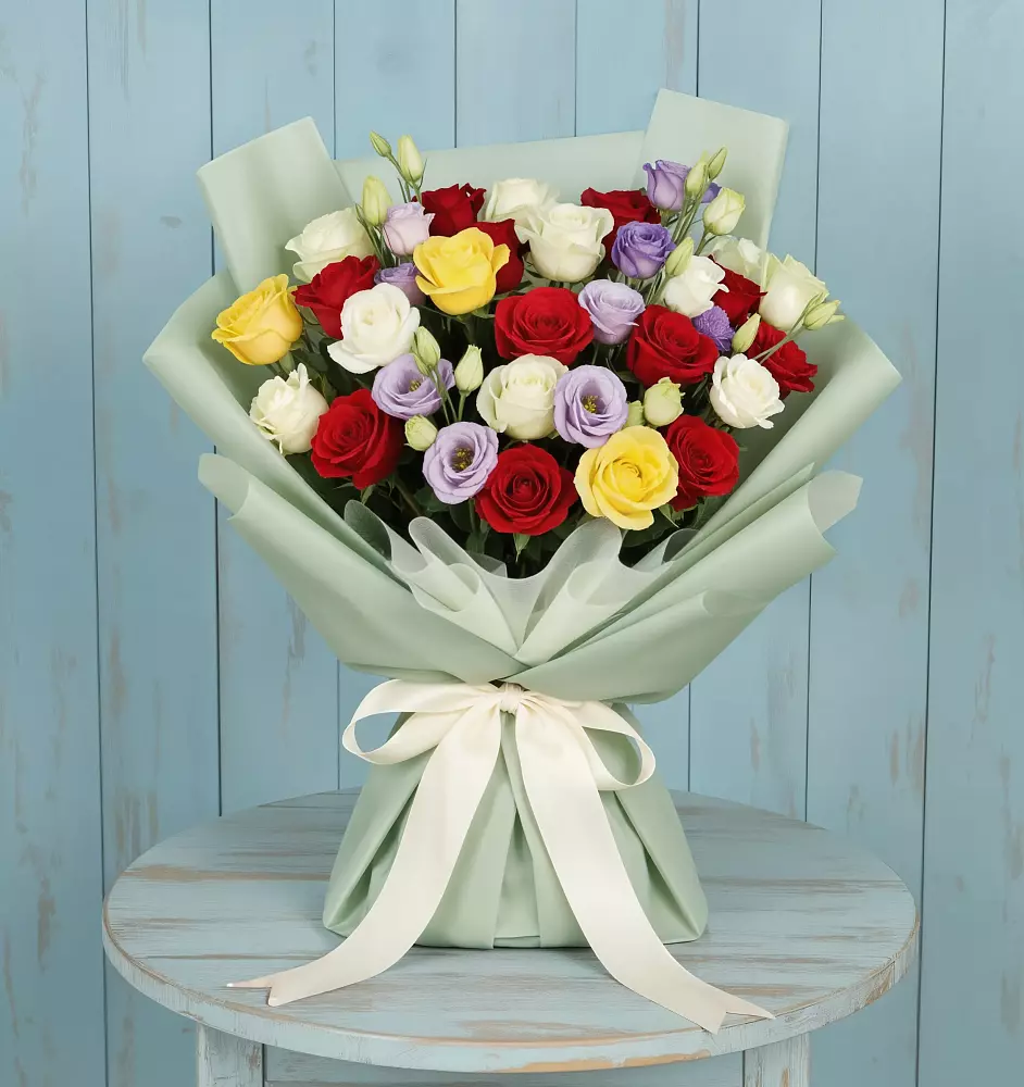 Букет цветов из: Розы в Целинном Алтайского края