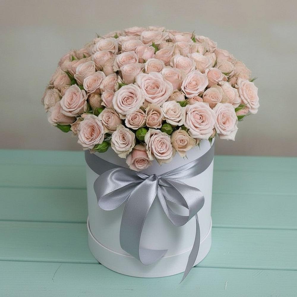 Цветочная композиция из Розы в шляпной коробке в Целинном Алтайского края