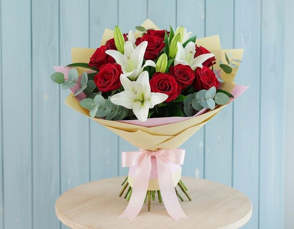 Букет цветов из: Лилии и Розы в Целинном Алтайского края